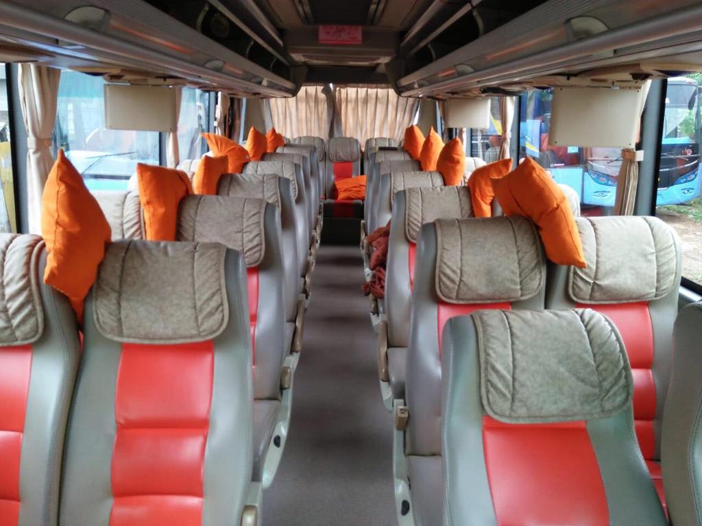 Harga Sewa Bus Pariwisata Terpercaya Di Depok 081290070828